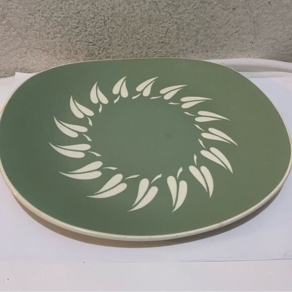 Harkerware GREEN CORONET PATTERN Serving oval  Platter  G8 - Picture 2 of 8
